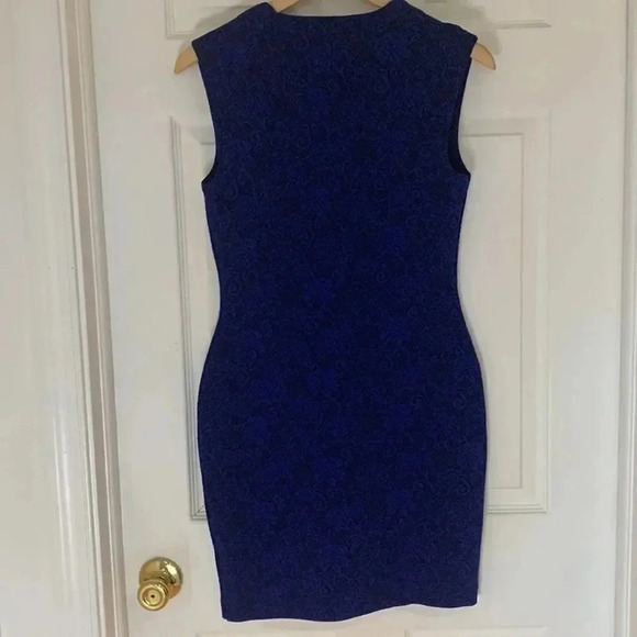 Forever21 floral bodycon dress - Picture 2 of 3